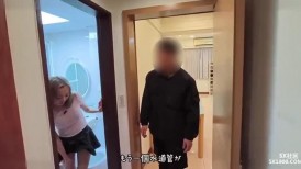 FC2 4597343 勾引没有丈夫的新家修理工并反向修理水管！？她潮吹着丈夫无法给予的快感