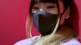 FC2 4598115 首次限时优惠！！如果她和男朋友分手后你停下来告诉她你会让她高潮，她会说“我要和我的男朋友分手”并且一边用她的阴部抑制她的声音一边达到高潮哈哈，双重功能！！ [有]-2
