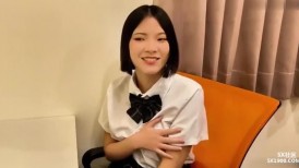 FC2 4598713 [变态老师的黏糊调教！] 干净漂亮的J./Girl无法抗拒她的老师并且很听话。她纯洁的L****a身体被一根巨大的恶魔鸡巴玷污。违反合规性/面部弯曲/羞辱鸡巴吃！