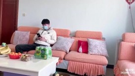元旦跨年夜 被暗恋已久的女同学酒后强制打炮 无毛嫩穴骚母狗跪在我胯下边吃鸡巴边叫爸爸