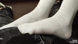 喜欢玩足交的富二代 带着漂亮女友各种花样玩B啪啪 (2)