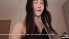 漂亮女友 OF「5XSQ」笑容甜美 主动口硬男友鸡吧 上位骑乘啪啪打桩