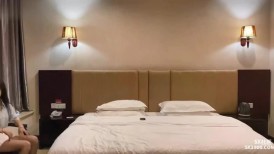 某社区实习男优探花推车哥酒店约炮外围女 清纯小妹娇恬绝顶老汉推车横冲直撞