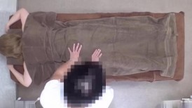 FC2 4608488 *半价到1/27 [无/正篇mfufu]这个小胸下半身丰满的女人是不是太喜欢鸡巴了？在特别的按摩中，她还在摸我的鸡巴，她应该直接抓住它放进嘴里！！