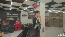 【2025年新流】，变态巴士系列-020，国产动作片【老板娘的背德巨乳】超巨天然美波-啤兒出演