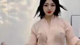 【2025年新流】，青春无敌，抖音风艺校美少女【杨晓花】定制福利①，露脸露点，各种热门BGM裸舞 (1)
