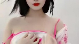 【2025年新流】，青春无敌，抖音风艺校美少女【杨晓花】定制福利①，露脸露点，各种热门BGM裸舞 (2)