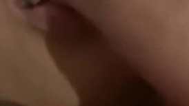 小伙下药迷翻美女同事带回酒店换上各种情趣黑丝 各种姿势爆操她的大肥鲍鱼-V (2)