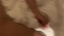 小伙下药迷翻美女同事带回酒店换上各种情趣黑丝 各种姿势爆操她的大肥鲍鱼-V (4)