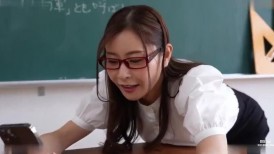 [无码破解]SORA-584 不想被人看见却想被人看见的老师在学校潮吹、小便、暴露自己受到羞辱 葵百合香