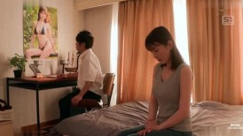 [无码破解]SONE-579 我的新妈妈是前人气AV女优！所以作为向我爸爸保密的交换条件，他帮助我射精多次。 二藤沙耶香