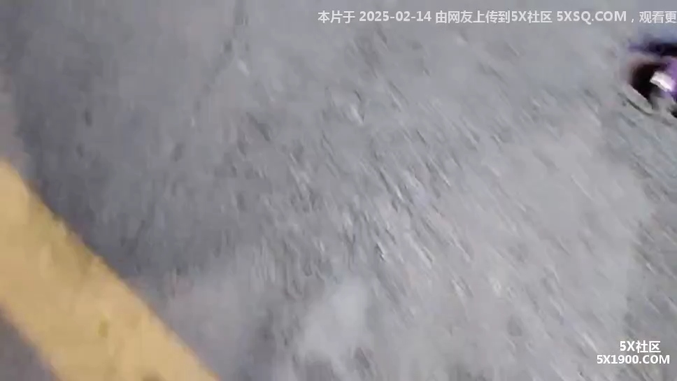 2025.2.5，【秦少会所探花】，约炮小少妇，奶子好大，毒龙舔得小伙直哼哼，颇有几分姿色，深夜缠绵