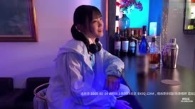 [无码破解]MUKC-087 下班后在酒吧遇见了Con Cafe女孩，我们在店里喝醉了3P，并在酒店外卖店里进行了群交性爱 Kanae Nozomi