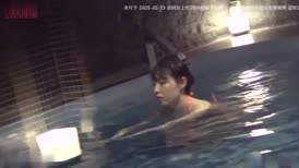 FC2 4632746 [无码x私拍]看起来不像40多岁的超漂亮人妻！她拥有惊人的身材、美丽的粉红色乳头和美丽的阴部，简直太神奇了！期待已久的家庭主妇在私人泳池中呻吟并达到高潮。