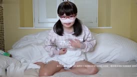 FC2 4633647 281_【第一次看刮毛小穴】从刮毛小穴喷射出的潮吹精液距离达到2.5米！ Moko 已经一周禁止自慰和性行为了，所以请充分利用她那令人沮丧的剃光阴部！ Moko-chan 第 33 章 [海外版]
