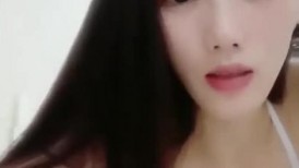 168CM性感大长腿！颜值极品美女！长发及腰大白翘臀，多毛骚逼，台子上假屌骑坐，快速套弄好骚