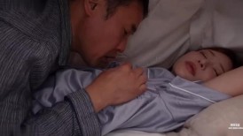 [无码破解]FSDSS-984 家庭NTR：已婚妇女趁丈夫在家时，在屋内盲点被干，兴奋至极，翻滚欲罢不能。 天使萌