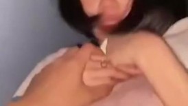 可爱小美女与男友超爽自拍啪啪，一脸害羞的模样，却被男友强行后入在镜子前狂艹-1