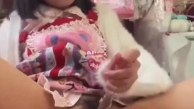 【二次元反差高中生自慰】清纯可爱白虎学生妹玩小鸡巴玩具干嫩穴，小穴娇嫩欲滴忍不住想舔她
