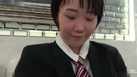 FC2 4621874 【无、单独拍摄】我要教这个纯真透明的素人女孩成人性爱知识！ /制服服装【高品质有加成】