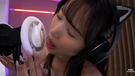 [无码破解]EMSK-022 用吸吮声和低声说脏话融化你耳朵的 ASMR 男士按摩院 新井莉玛