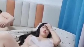 真是个极品姐姐一对大美乳！【苍井蜜】大眼漂亮姐姐奶子超美全裸口交吃鸡被狠狠地操一顿-苍井蜜_20250218