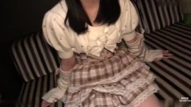 FC2 4641097 勉强合法！145cm的可爱刘海恶魔♡“要潮吹吗？”比女儿还小的美胸大姐姐挤压我的阴茎让我射了很多！完全臣服♥