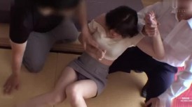 [无码破解]NPJS-163 恶毒男按摩院店长强行与她发生性关系后被处罚的视频。向网红举报后被关停的 Akari 出局了。