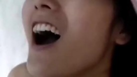 绿帽老公带着老婆酒店找单男让单男操老婆的B自己玩她的屁眼完美露脸