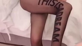 真实艺校反差妹】，土豪重金定制，民族舞专业女神，居家一字马自慰，练功，裸舞，身材简直太顶了_ (3)