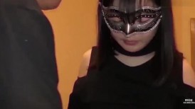 FC2 4656385 [5天5折，中出] 25岁的年轻妻子用娇嫩的身体呻吟。她敏感的身体在无情的电动按摩器折磨下变得湿润......