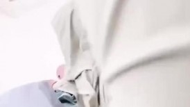 正在和楼下的美少妇偷情她儿子突然闯了进来❤️吓得全射到她的B里去了1 (2)