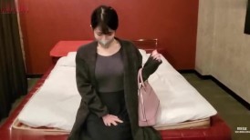 FC2 4660011 【无码x私拍】美乳美逼，最强身材，跨国婚姻美女妻子！当我丈夫回家时，我无法控制我的受虐倾向！在户外准备好振动器然后前往情趣酒店！