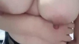 快手巨奶少妇【金惠芸】E奶少妇，道具自插，掰逼自慰