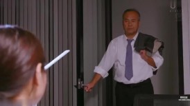 [无码破解]JUR-241 已婚秘书在总裁办公室内大汗淋漓地接吻中出性爱。受祝福的‘神’新人终于可以中出啦！ ！篠原伊予