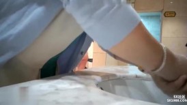 洗浴中心内部员工偷拍一起来洗澡白白嫩嫩的两闺蜜