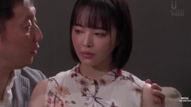 [无码破解]YUJ-035 港区的一个女孩来到我家，一个没有钱、没有与女人交往的经验、什么都没有的女孩，开始自私地与我发生性关系，用我的鸡巴。三宫山茶