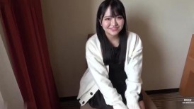 FC2 4663929 你喜欢胸部吗？ ？黑发小恶魔用新鲜的手淫挑逗老头子哈哈“你的前列腺液很棒♡”她将纯白柔软的皮肤压在精致的G杯无毛阴部上，他射出了大量精液！