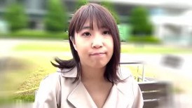 FC2 4664198 *4/12前首次85折* [无码] [露脸] 蓬松身体抱起来很舒服，胸部形状很好，向上翘起的JD可爱得害羞的在里面射精