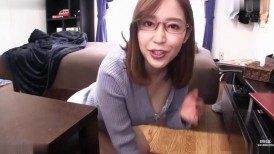 [无码破解]HND-631 隔壁的文学院已婚姐姐为了不让别人知道每天都对我说脏话所以我很当真地和她偷偷地生孩子 篠田优