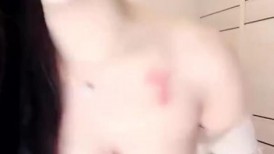 安然痒死了】肤白貌美 妩媚撩人又风骚 亲嘴吃奶 掐脖子激情上位无套后入