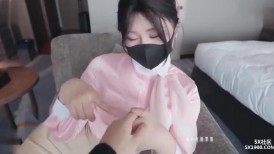 空姐】5XSQ 空姐的制服游戏，开档丝袜蜜桃臀小穴噗汁噗汁的抽插声音内射
