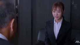 [无码破解]JUR-289 已婚秘书在总裁办公室大汗淋漓地接吻中出性爱 每个总裁都渴望的情妇秘书乌托邦。栗山莉央