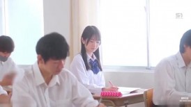 [无码破解]SONE-695 我还是个十几岁的青少年，我想让我最喜欢的成人老师兴奋起来......所以我穿着学校泳衣接近他。然后他恢复了正常的勃起，开始摇动臀部，想要插入！呀塔！很简单！白神咲香