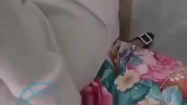 发现妈妈手机里的艳照后，强上了妈妈-收费视频