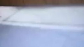 精品厕拍】，坑神真实偷拍，风韵犹存美少妇大小便，拍完还和她搭讪对话，无水印原版