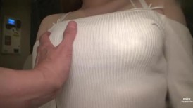 FC2 4674037 [无码破解]与一个21岁的电子杯女孩约会，她在一个著名的大学生去的星巴克兼职工作，并与她约会！认真的奶油性爱与敏感的剃光猫！
