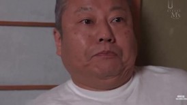 [无码破解]PFES-094 如果你是男人，你就无法拒绝！对面房间里的裸露女孩小野坂唯香 (Yuika Onozaka) 展示她极其性感的内衣来勾引一名中年男子。