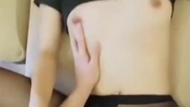 小哥酒店潜规则黑丝美女销售爆操她的小嫩B受不了喊“爸爸”完美露脸
