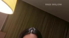 圓潤豐滿胖胖的少婦褕情實錄,吃飽喝足蹲下主動吃大哥J8,裙子掀起來黑沐耳熟透了